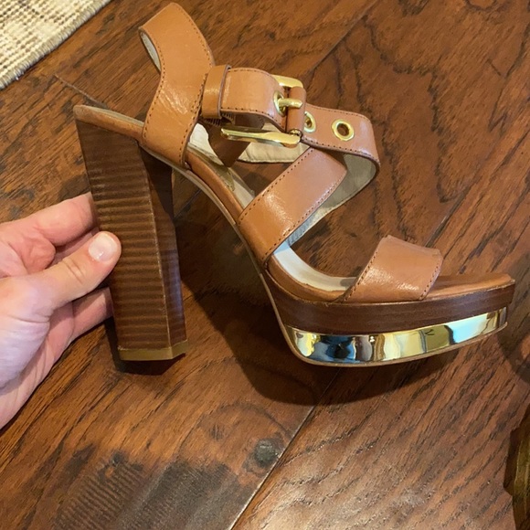 Michael Kors platform heel - Picture 2 of 7